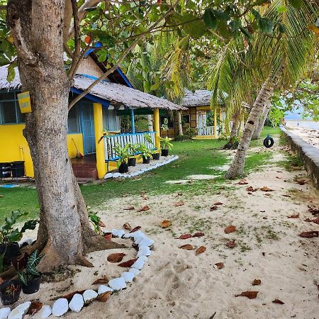 Islanders Paradise Beach Larena Esterno foto