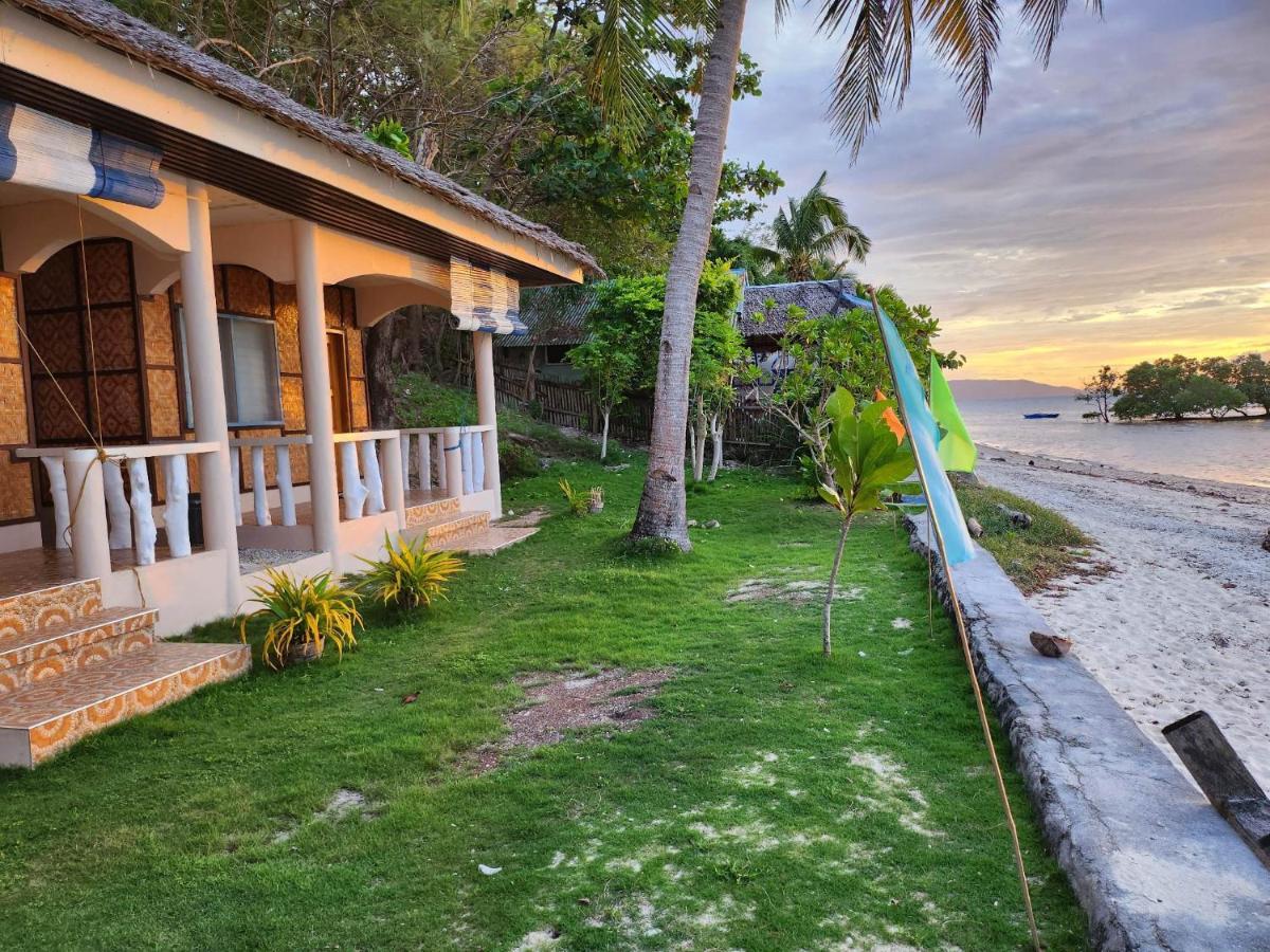 Islanders Paradise Beach Larena Esterno foto